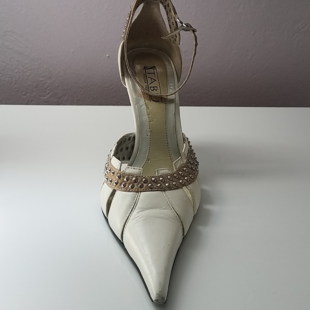 Heels - Picture 2 of 5